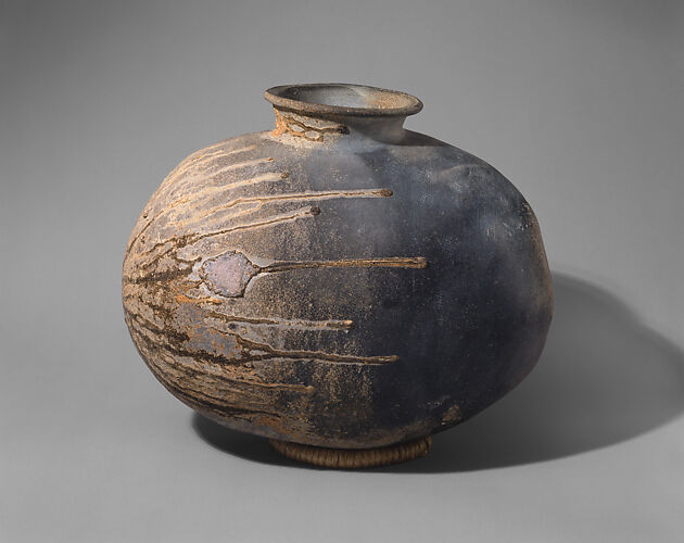 Recumbent bottle (yokobe)