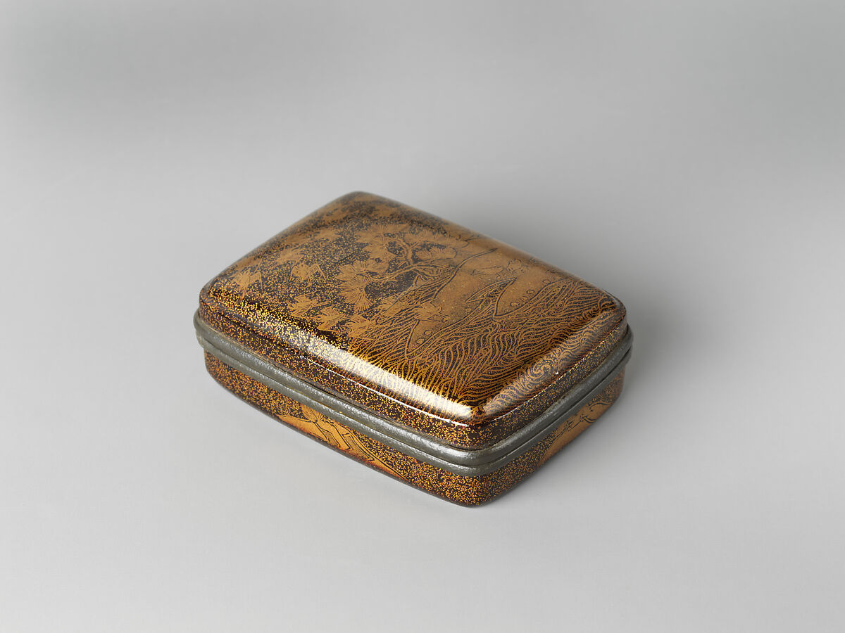 Incense Box (Kogo) with Pines and Plovers, Lacquered wood with gold togidashimaki-e on nashiji (“pear-skin” ground), Japan 