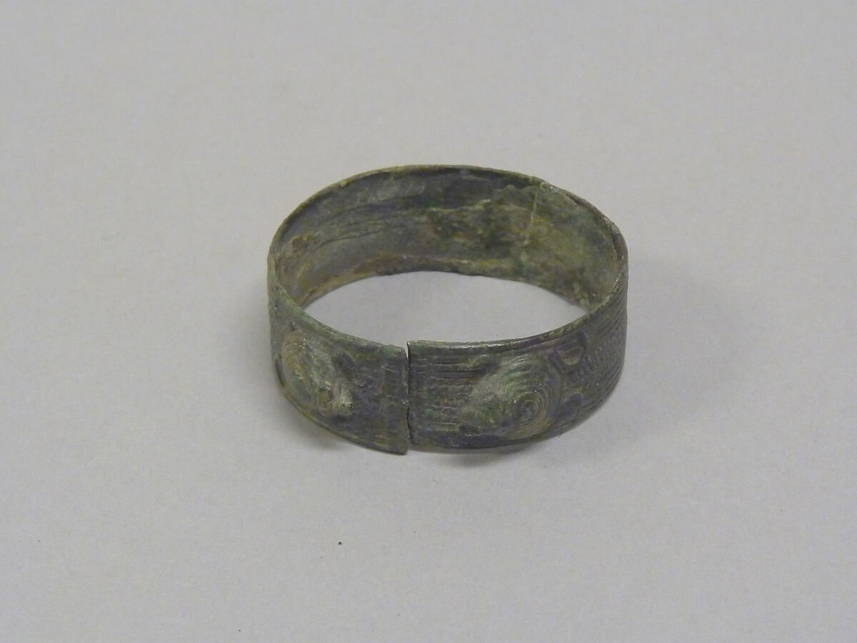 Bracelet with Two Facing Frogs, Bronze, Thailand 