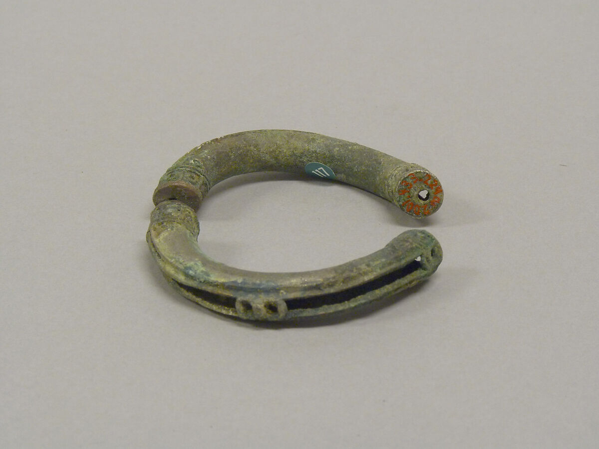 Hollow Bangle in Two Parts with Pellets, Bronze, Thailand 