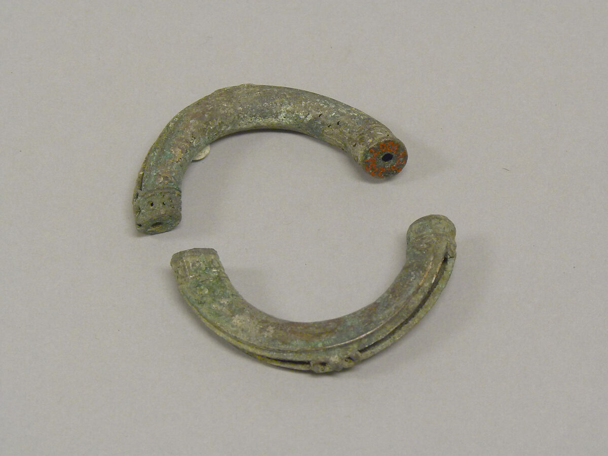 Hollow Bangle in Two Parts with Pellets, Bronze, Thailand 