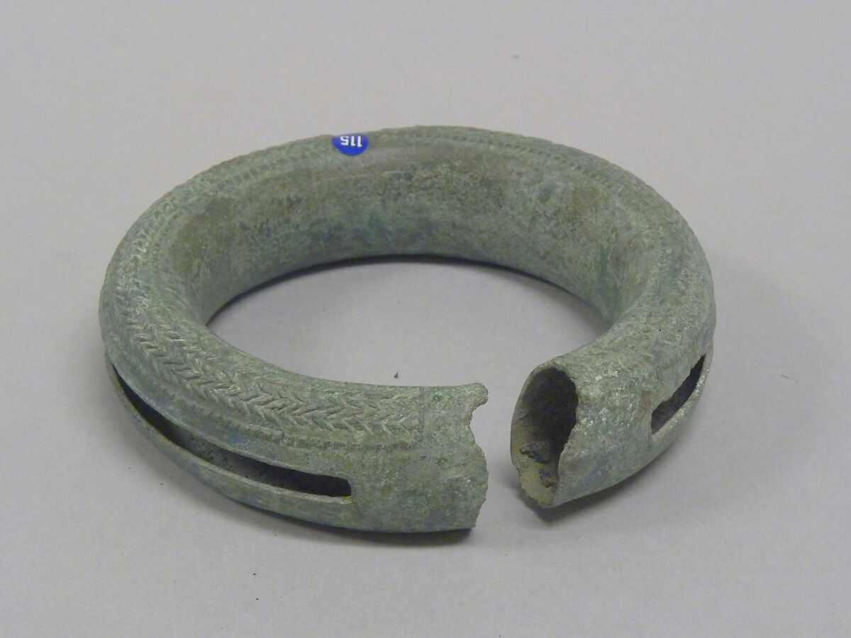 Hollow Bangle with Pellets and Decoration, Bronze, Thailand 