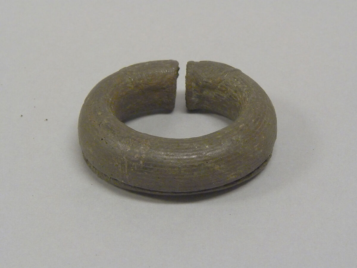 Hollow Bangle with Striations and Pellets, Bronze, Thailand 