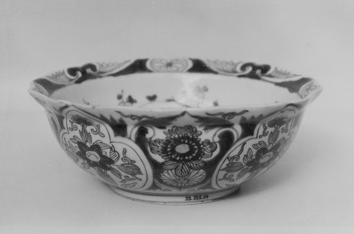 Bowl, White porcelain decorated in enamels (Arita ware, Imari type), Japan 
