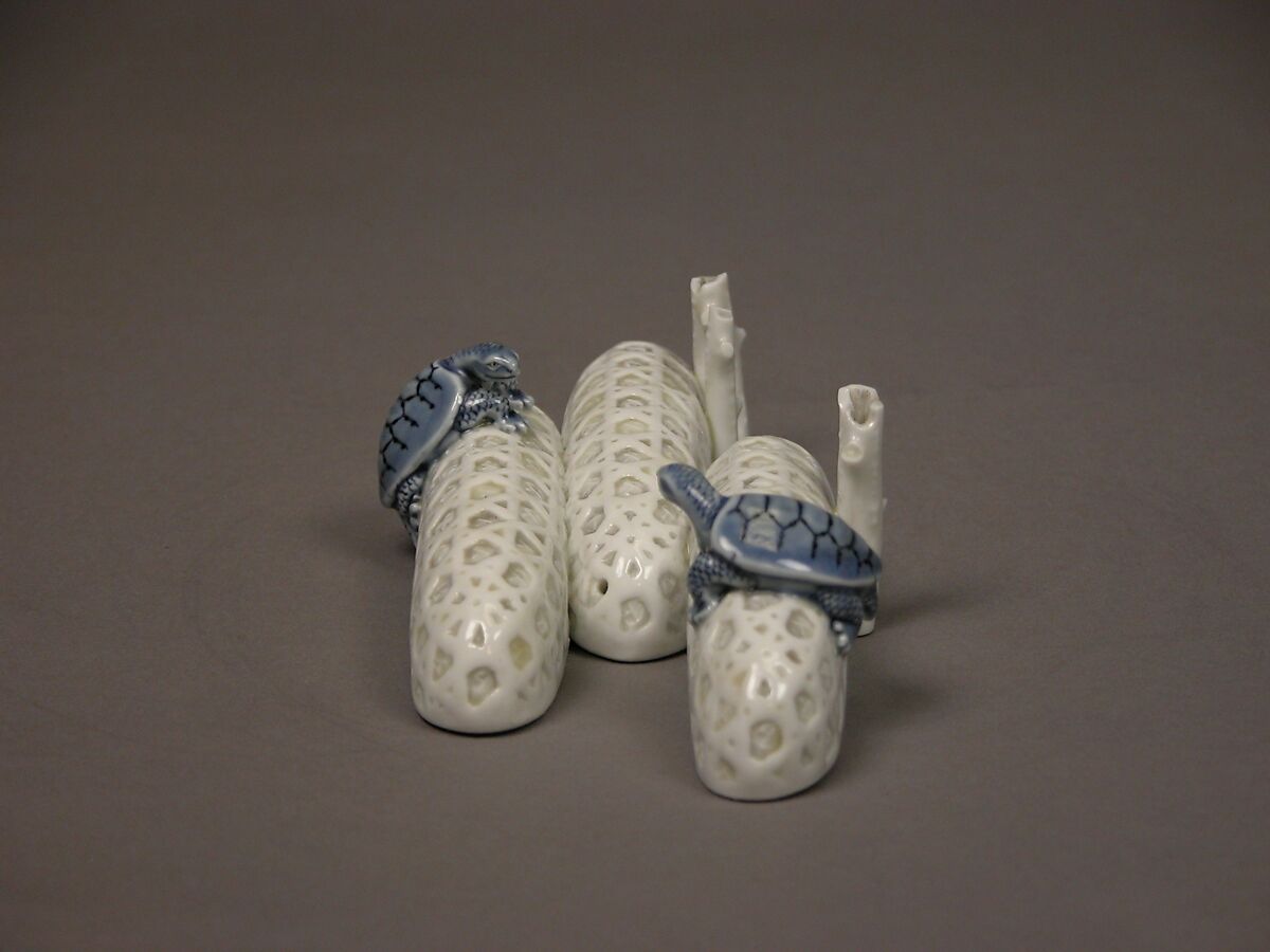 Paperweight in the Shape of Embankment Baskets and Turtles, Porcelain with underglaze blue (Hirado ware), Japan