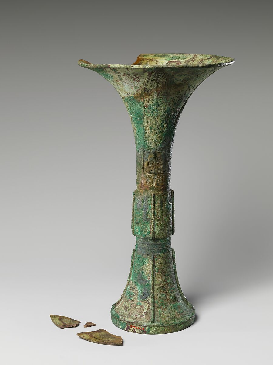 Wine beaker (gu), Bronze, China
