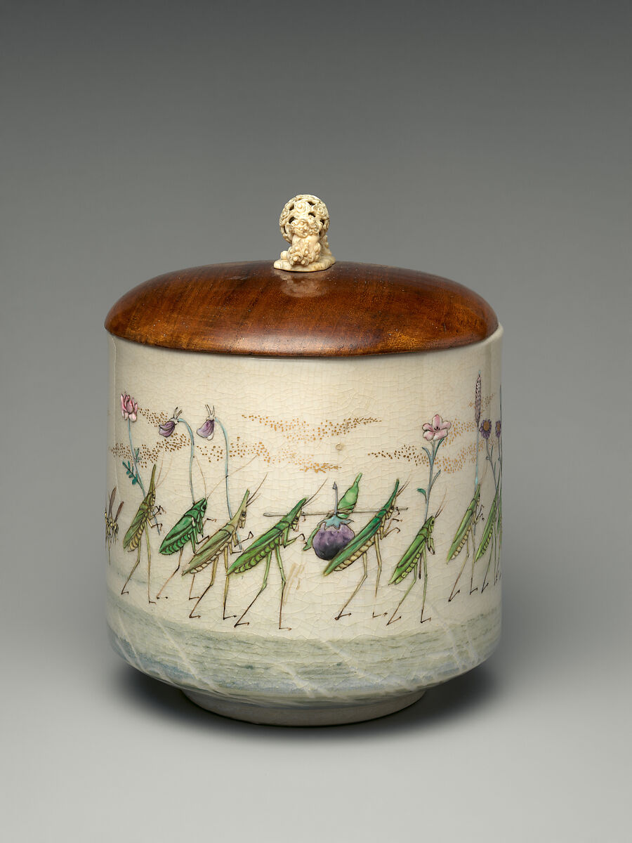 Freshwater Jar (Mizusashi), Makuzu Kōzan I (Miyagawa Toranosuke) (Japanese, 1842–1916), Stoneware with polychrome overglaze enamels and gold, wood lid, ivory knob (Makuzu ware), Japan