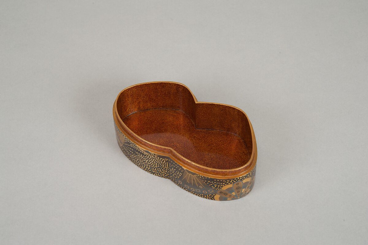 Incense Box (Kōbako) with Scene from The Tale of Genji, Lacquered wood with gold and silver takamaki-e, hiramaki-e, and togidashimaki-e, cutout gold- and silver-foil application, Japan