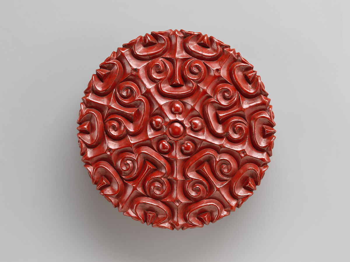 Incense box with guri pattern, Carved wood with red and black lacquer (Kamakura-bori), Japan