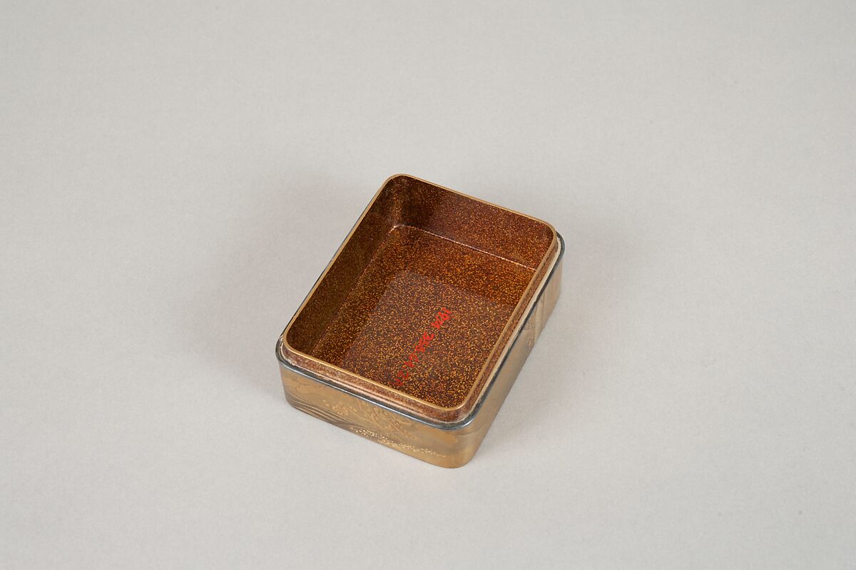 Incense Container, Lacquer on wood with sprinkled gold powder, Japan