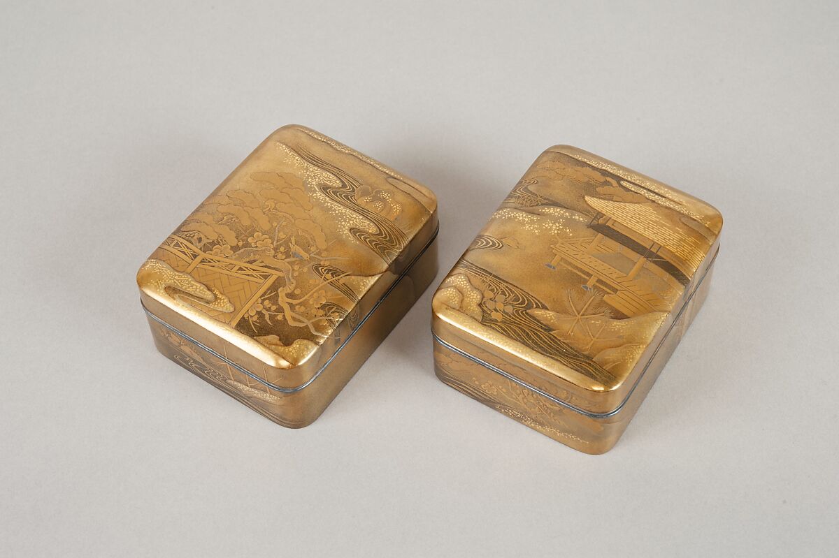 Incense Container, Lacquer on wood with sprinkled gold powder, Japan