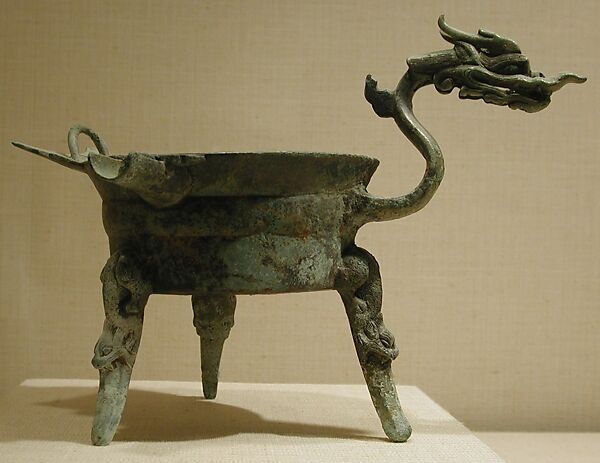 Spouted Tripod Vessel with Dragon’s Head (Jiaodou)