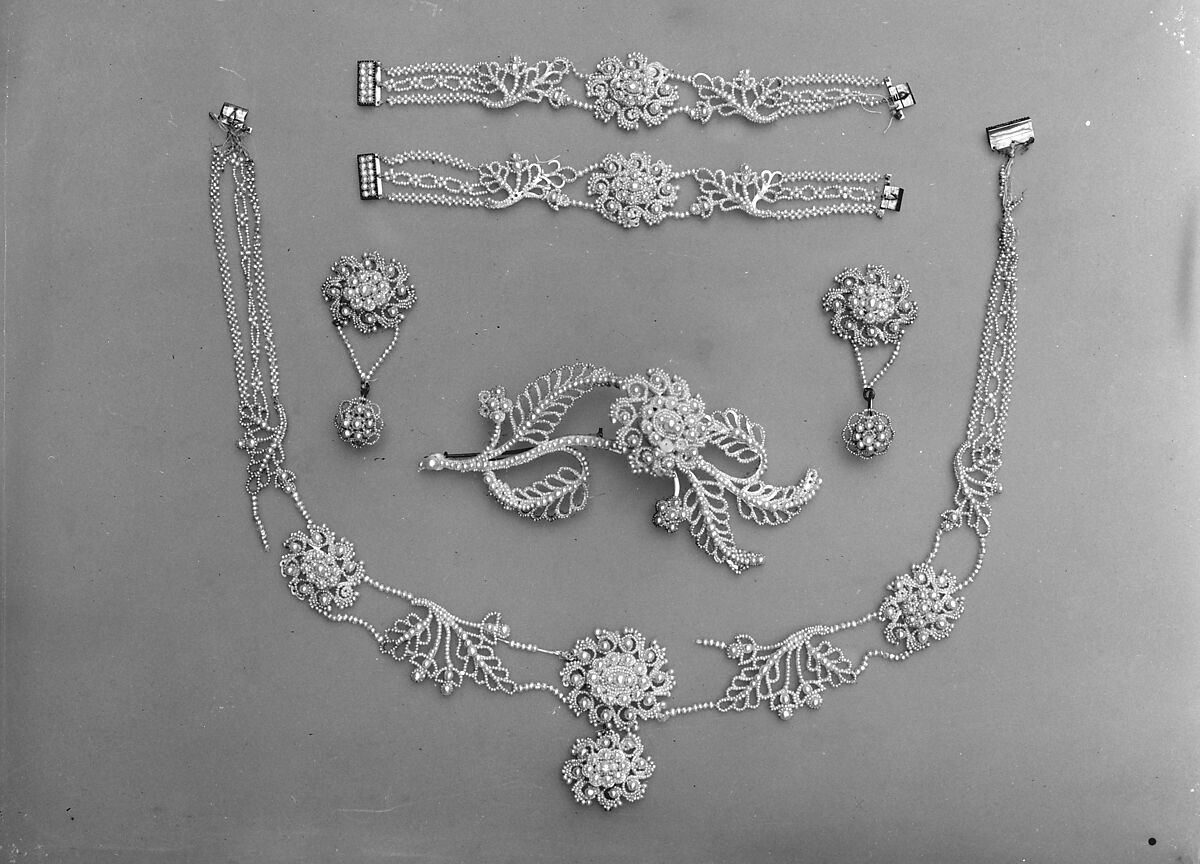 Necklace, Pearl