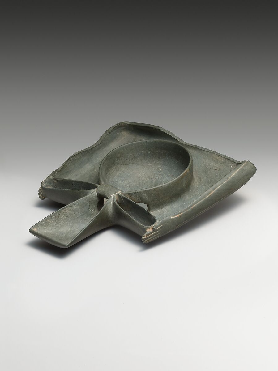 Libation Dish Depicting Ka-Arms Presenting an Ankh-Sign, Greywacke 