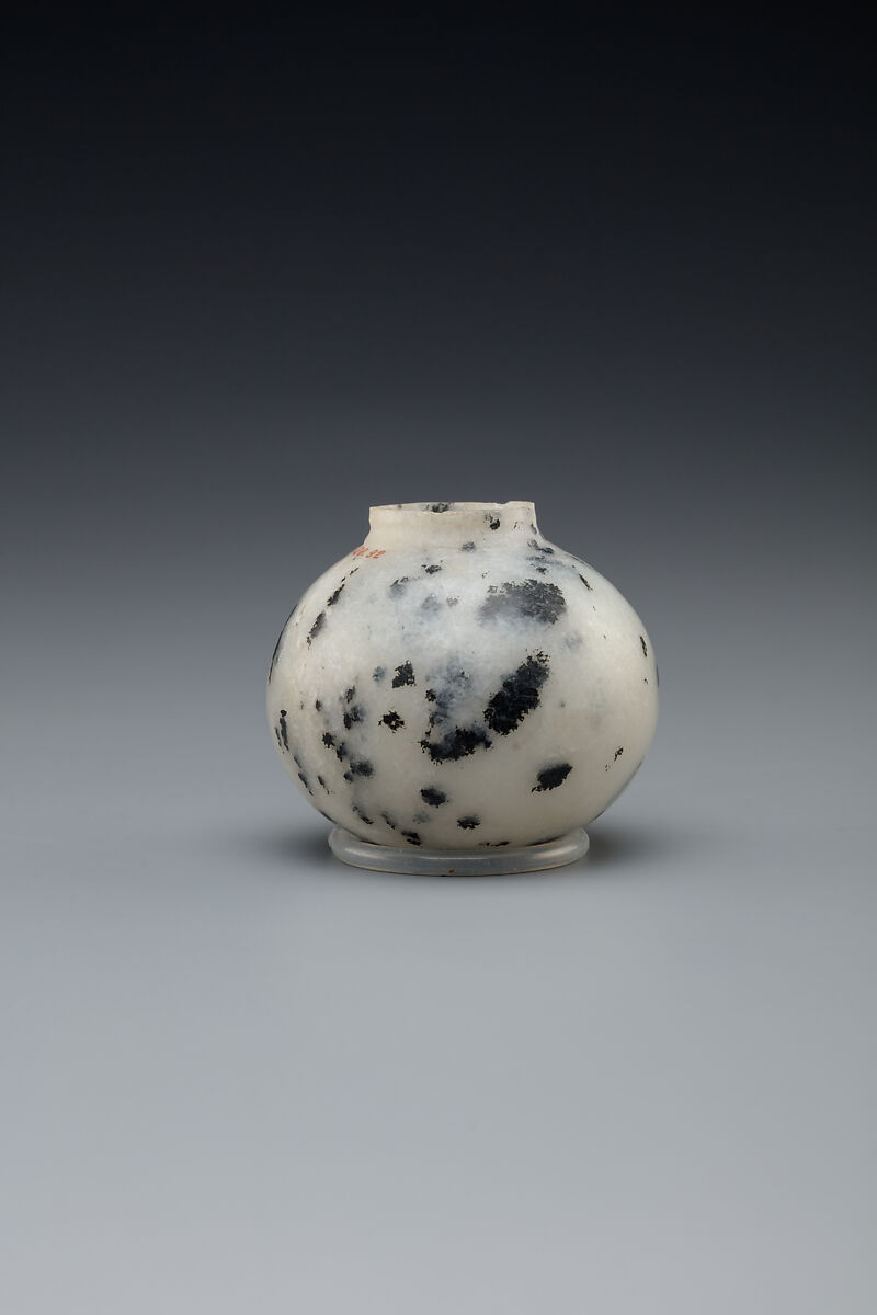 Miniature "nw" pot, Gneiss