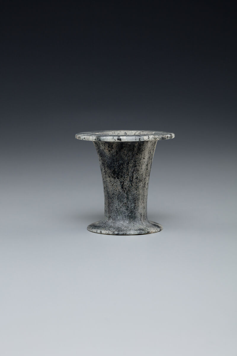 Miniature ointment jar, Gneiss
