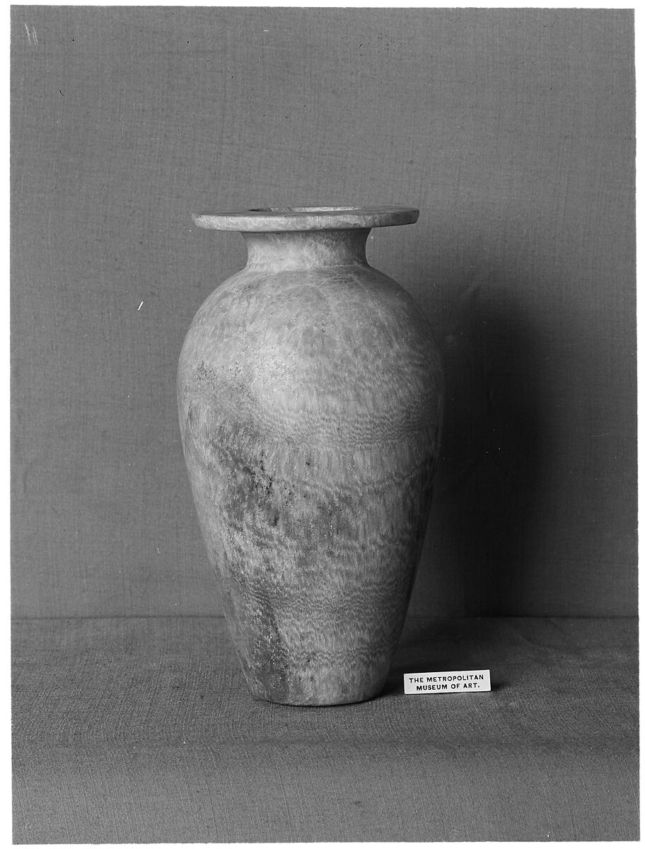 Shouldered jar, Travertine (Egyptian alabaster) 