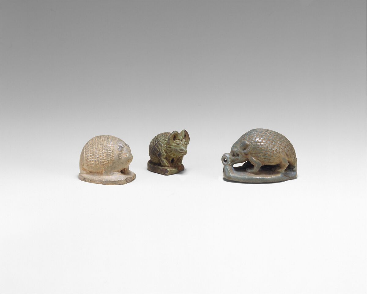 Seal amulet in the shape of hedgehog, Glazed steatite