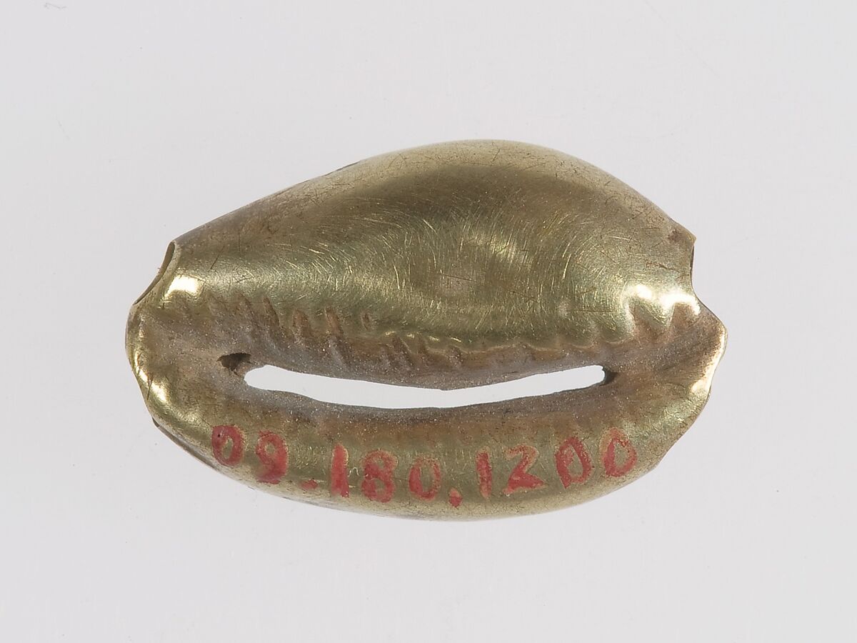 Cowrie shell bead, Gold