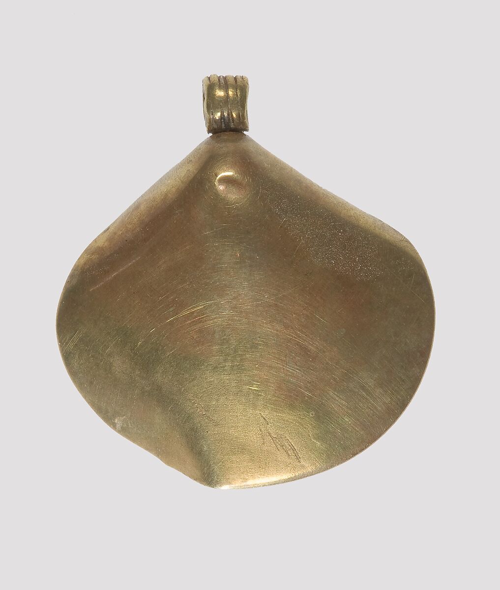 Pendant imitating a shell, Gold 