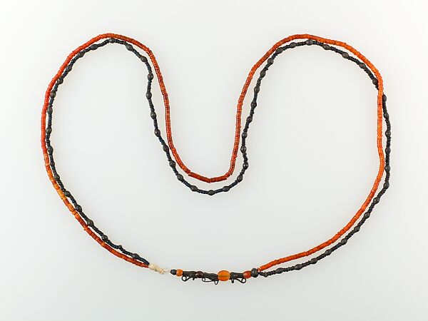 Two-strand Necklace of the Child Myt