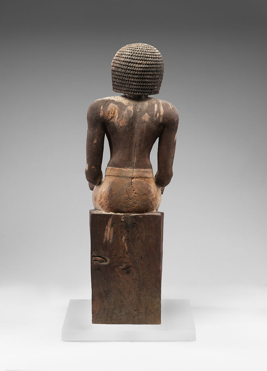 Seated Mitry with echelonned wig, Acacia, gesso, paint