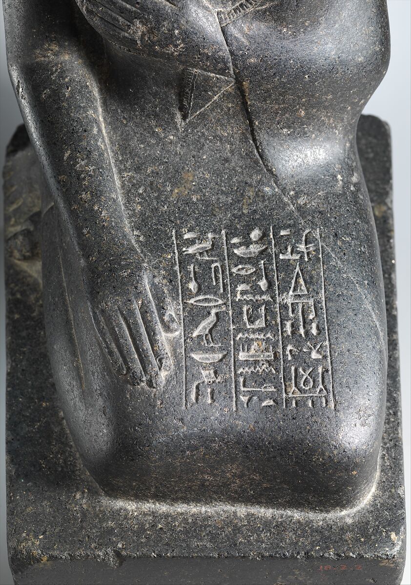 Statue of the Nurse Sitsnefru, Gabbro or diabase, paint