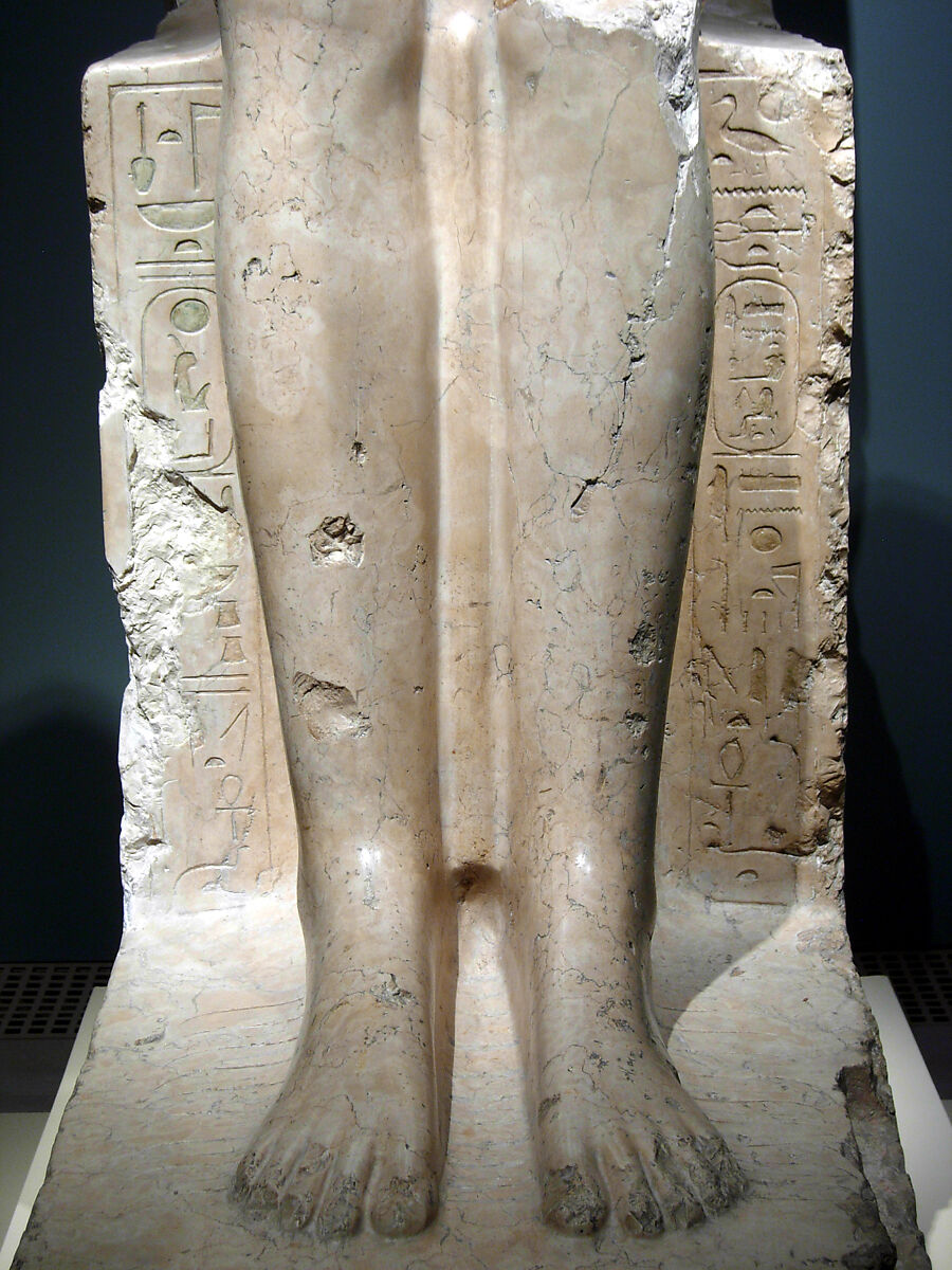 Seated Statue of Hatshepsut, Indurated limestone, paint 