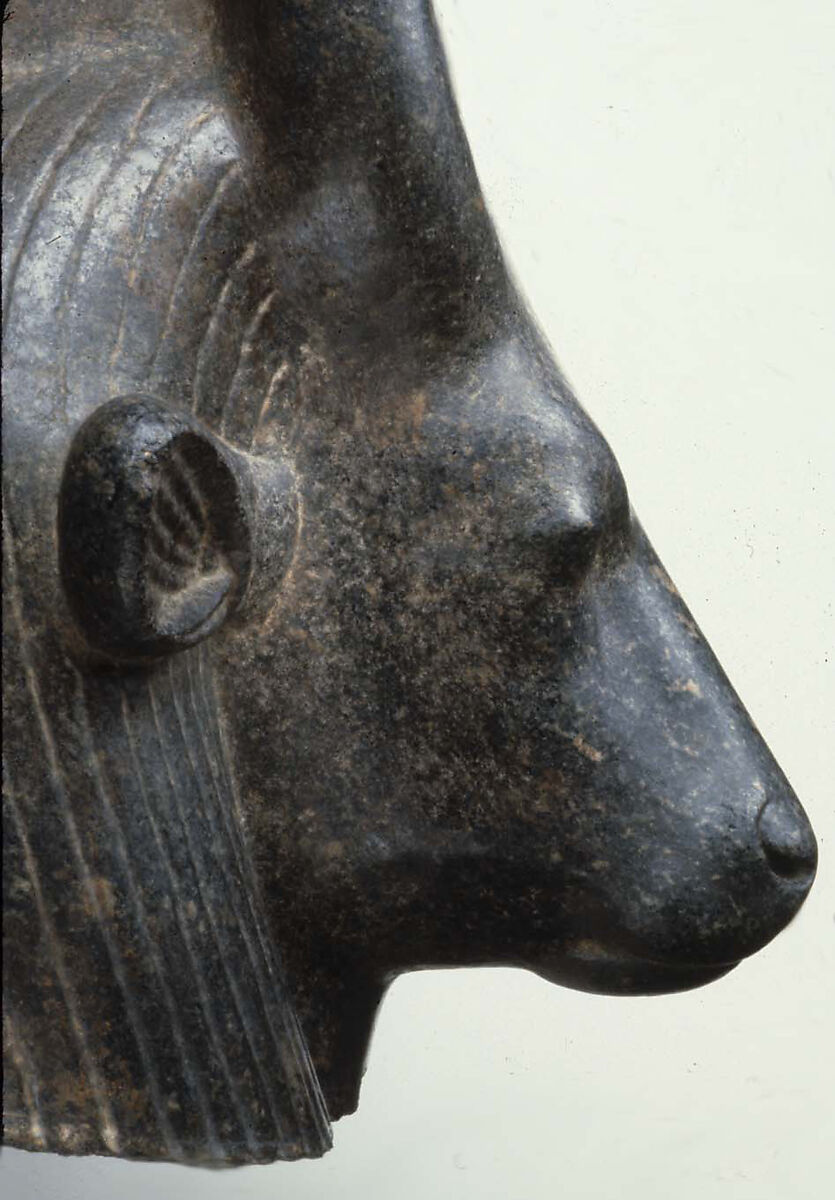 Head of a cow goddess, Porphyritic diorite
