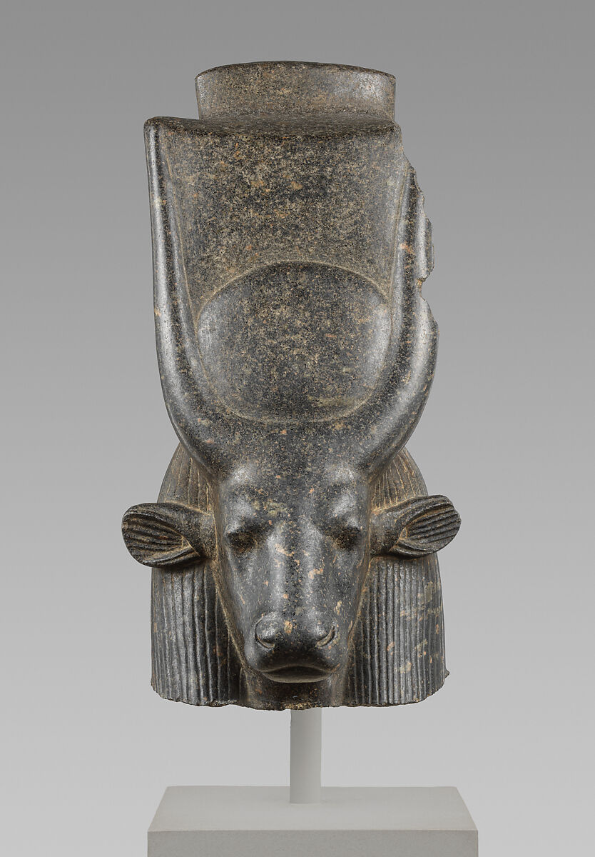 Head of a cow goddess, Porphyritic diorite