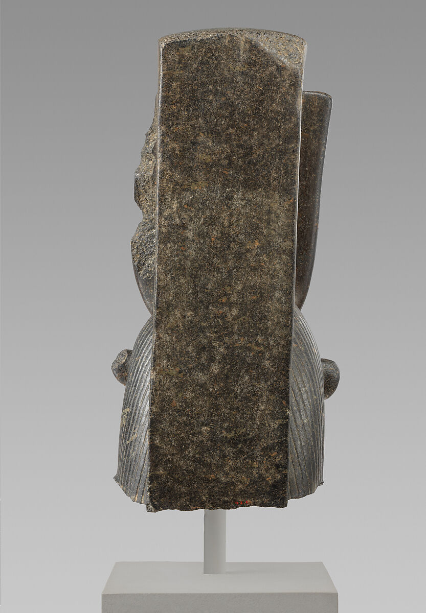 Head of a cow goddess, Porphyritic diorite