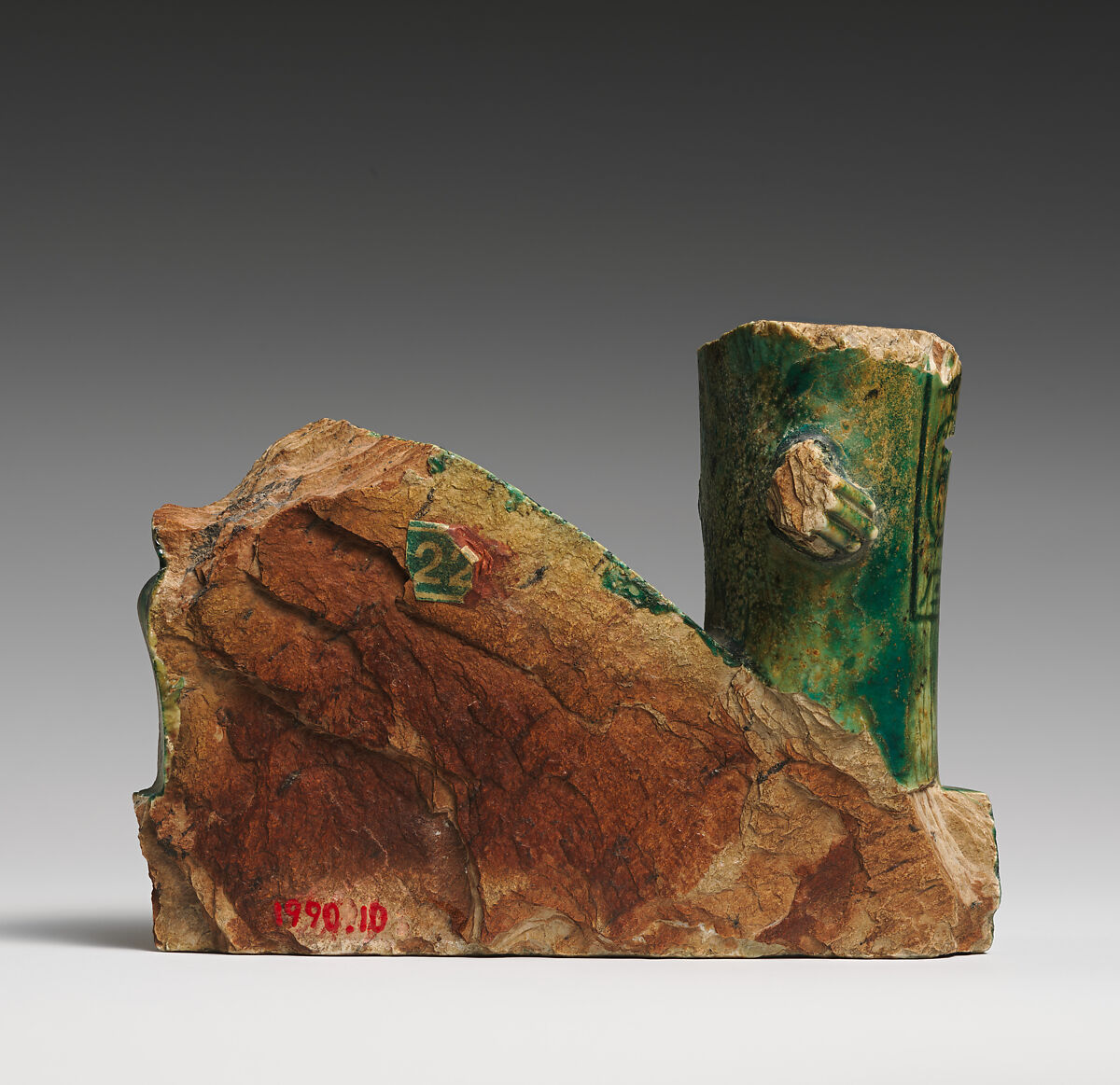 Fragmentary statuette of kneeling King Shabaqo, Glazed steatite, paint