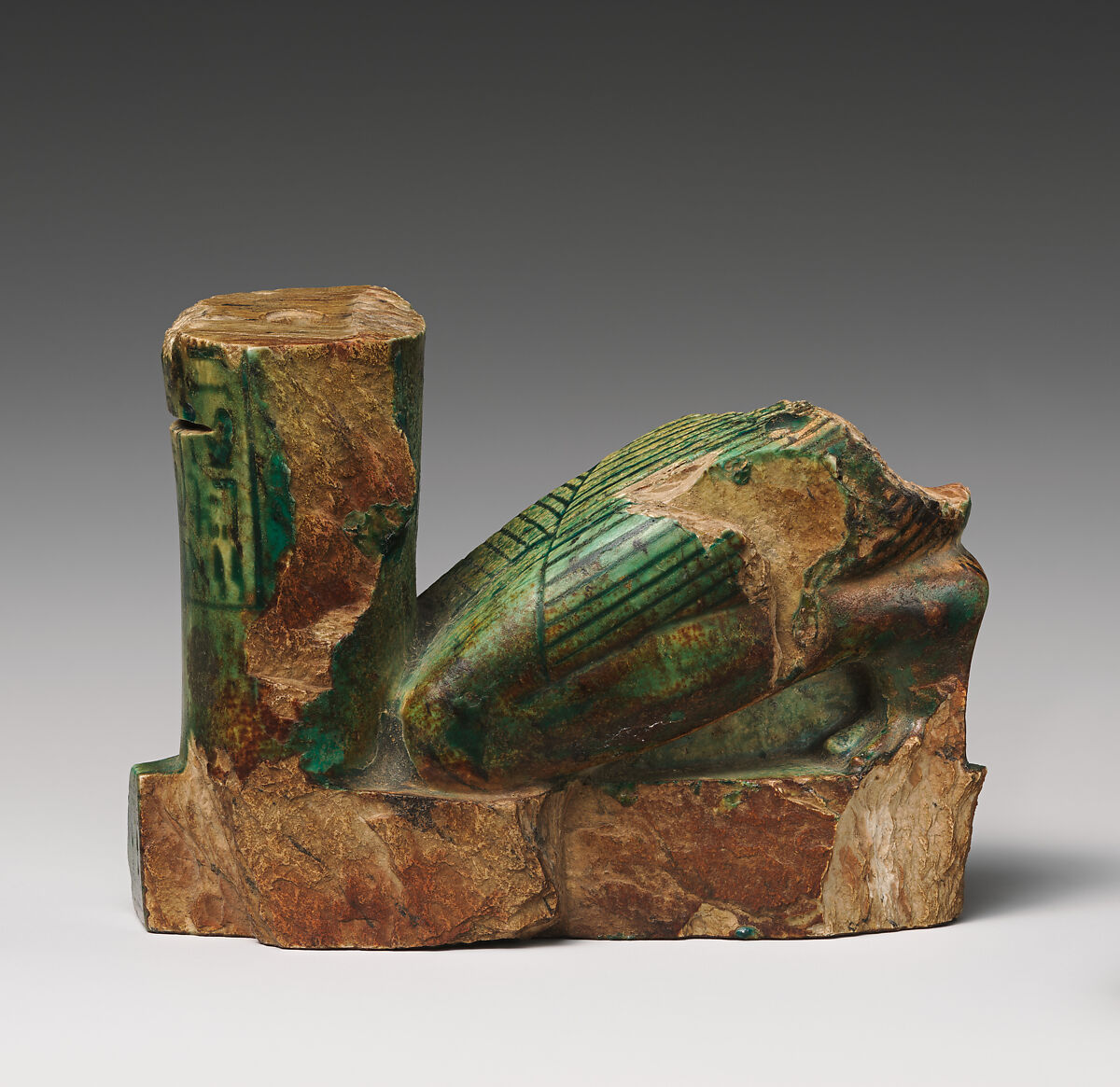 Fragmentary statuette of kneeling King Shabaqo, Glazed steatite, paint