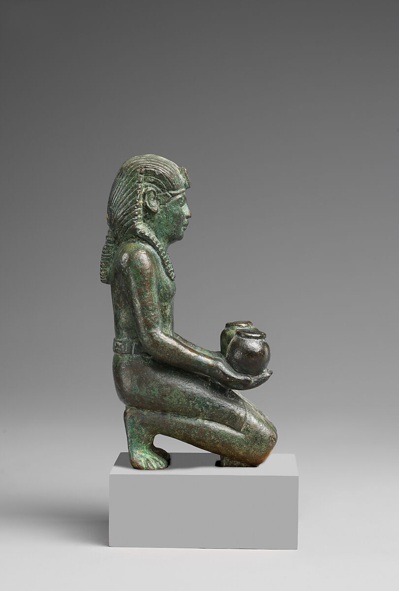 Kneeling statuette of King Amasis, Bronze, precious metal inlay and leaf
