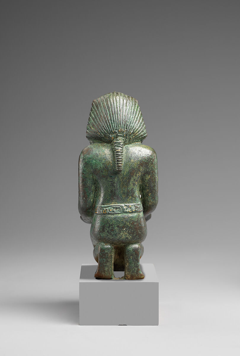Kneeling statuette of King Amasis, Bronze, precious metal inlay and leaf