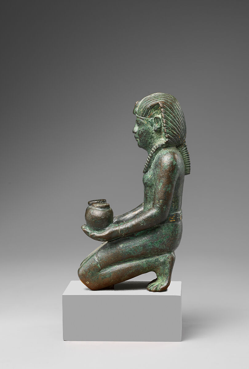 Kneeling statuette of King Amasis, Bronze, precious metal inlay and leaf