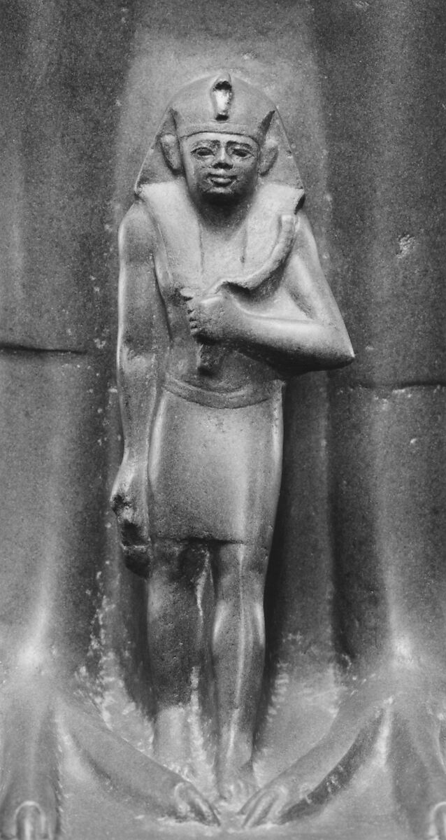 Statue of Horus as a falcon protecting King Nectanebo II, Metagraywacke