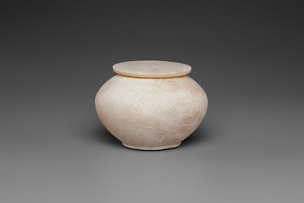 Globular vessel with lid, Travertine (Egyptian alabaster)