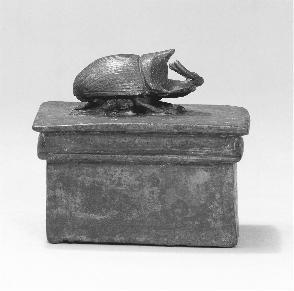 Rhinoceros beetle box, Cupreous metal