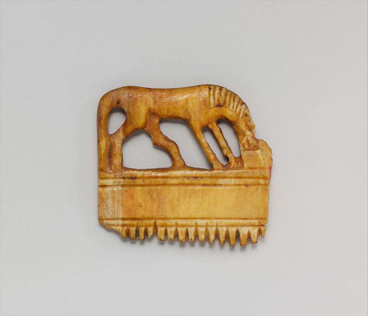 Comb with a horse, Ivory 