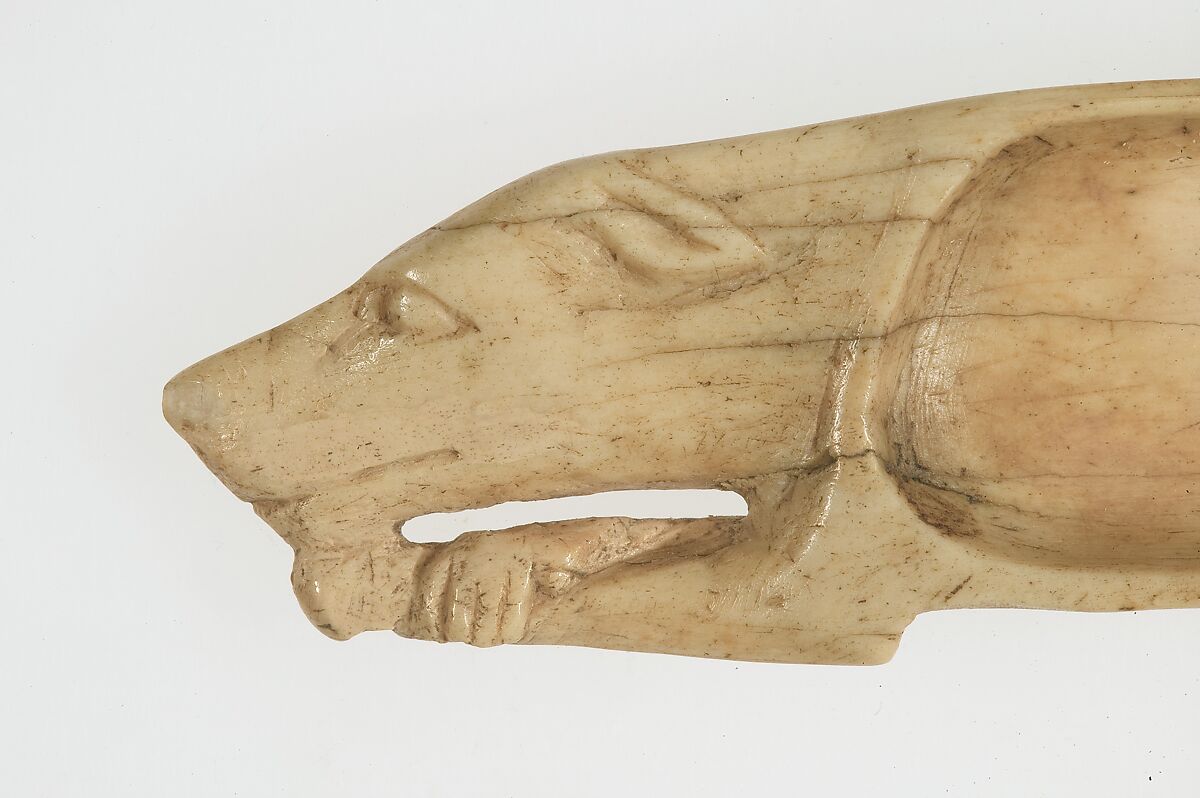 Cosmetic dish in the shape of a dog, Bone