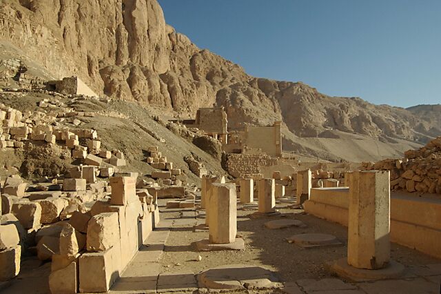 Part of an Octagonal Column from the Temple of Mentuhotep II at Deir el-Bahri, Sandstone, paint