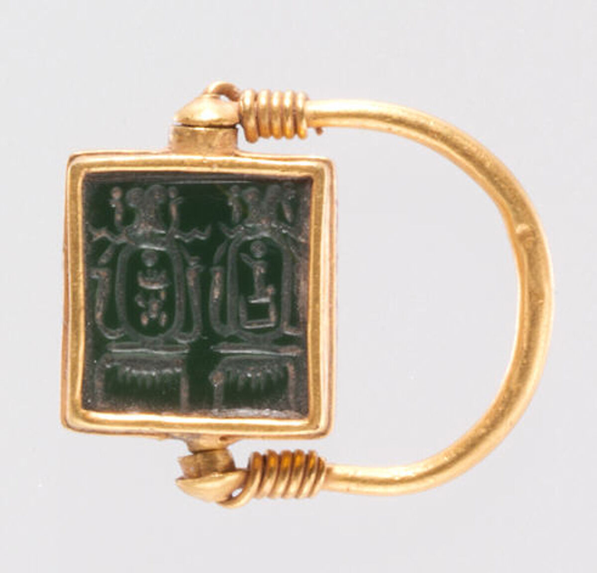 Finger Ring Inscribed with the Cartouches of Hatshepsut and Thutmose III, Green jasper, gold 