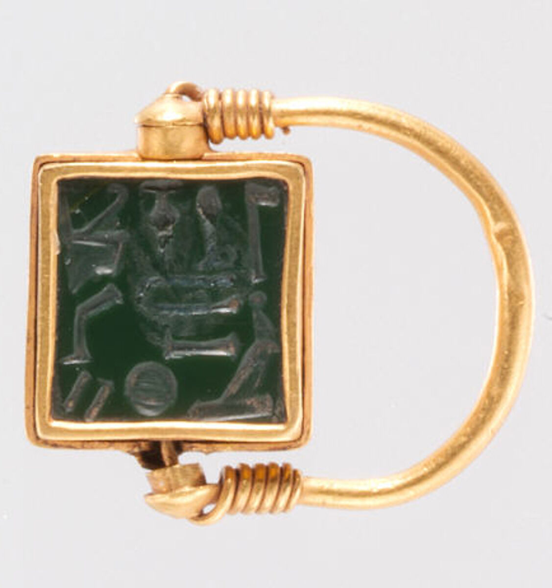 Finger Ring Inscribed with the Cartouches of Hatshepsut and Thutmose III, Green jasper, gold
