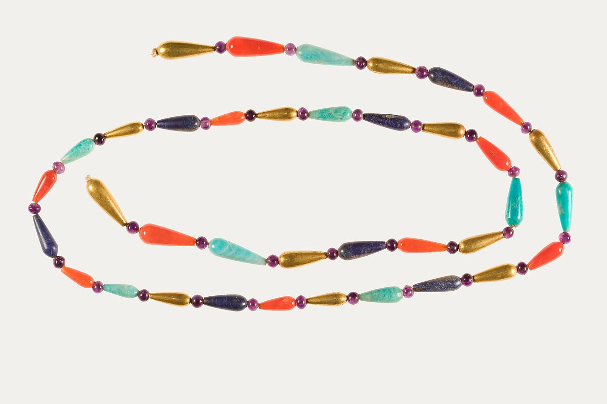 Necklace of Sithathoryunet, Gold, carnelian, lapis lazuli, green feldspar, amethyst 