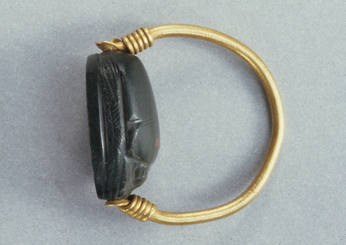 Scarab Ring of the Sealer Khensu, Green jasper scarab on gold ring