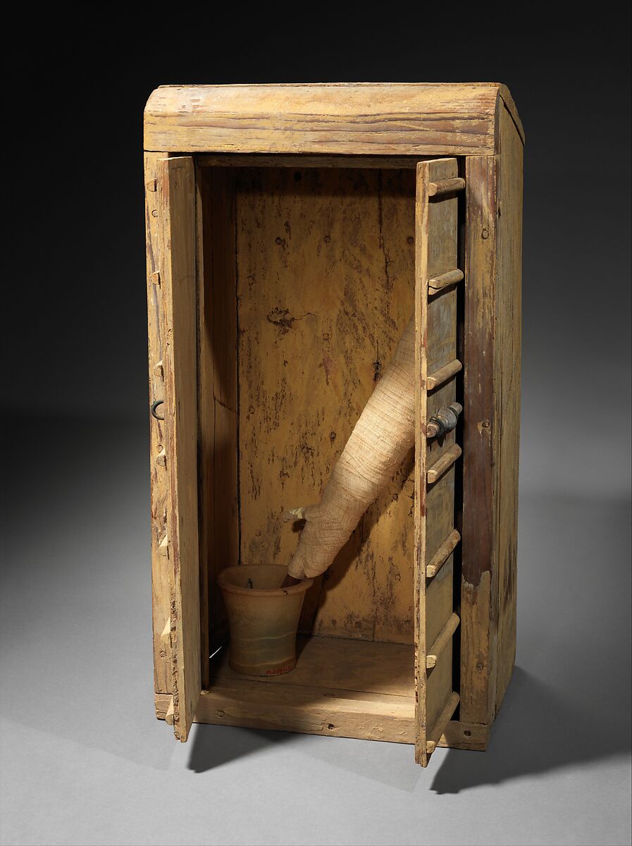 Shrine for Anubis fetish (Imiut), Wood, paint