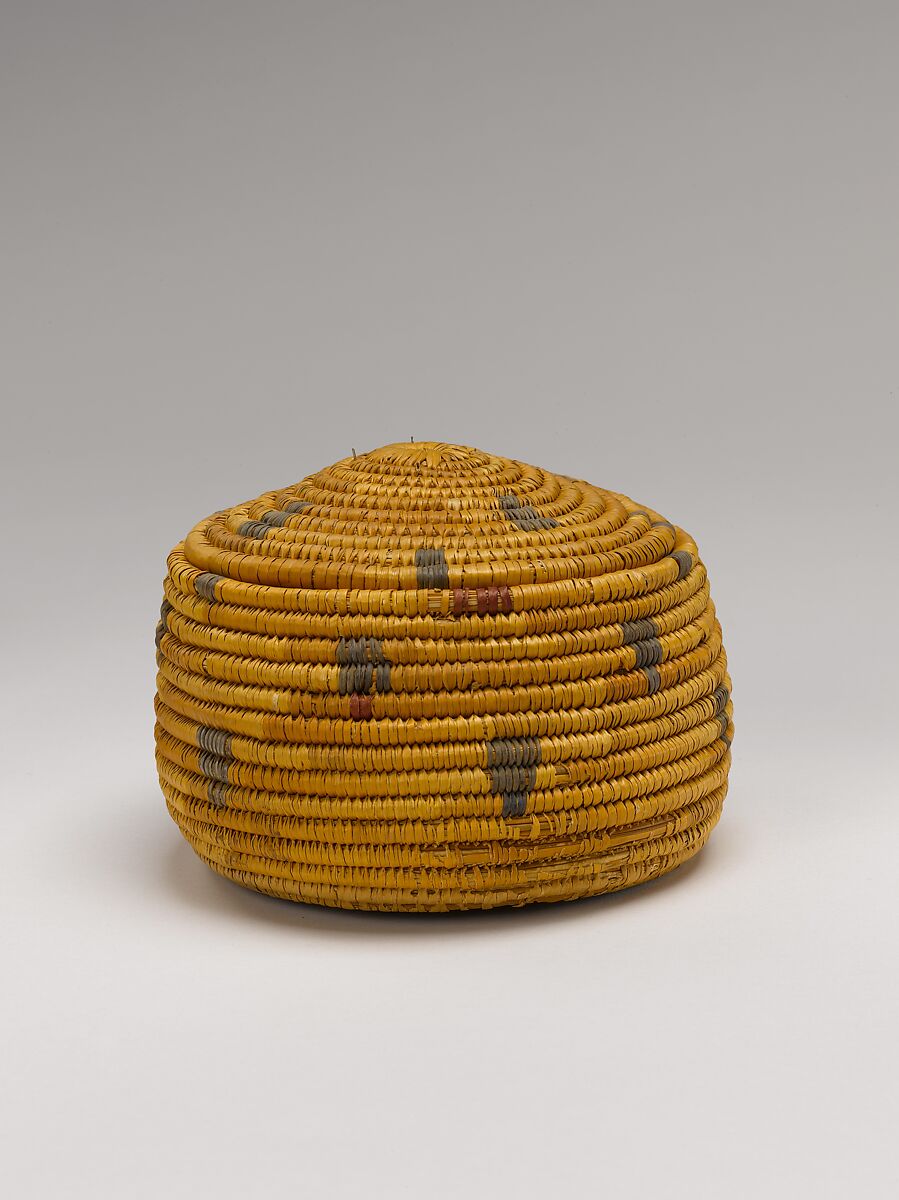 Circular Basket with Lid, Grass, palm leaf 