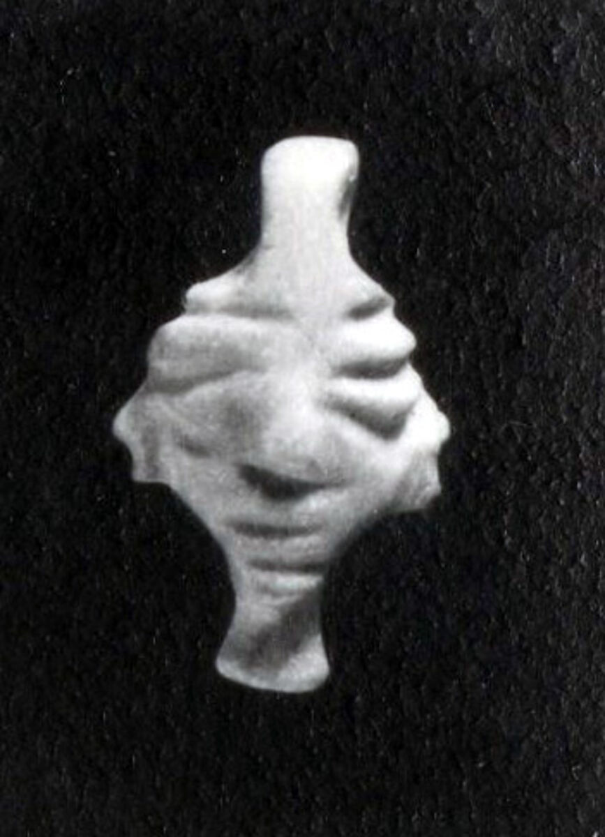 Face amulet, Ivory 