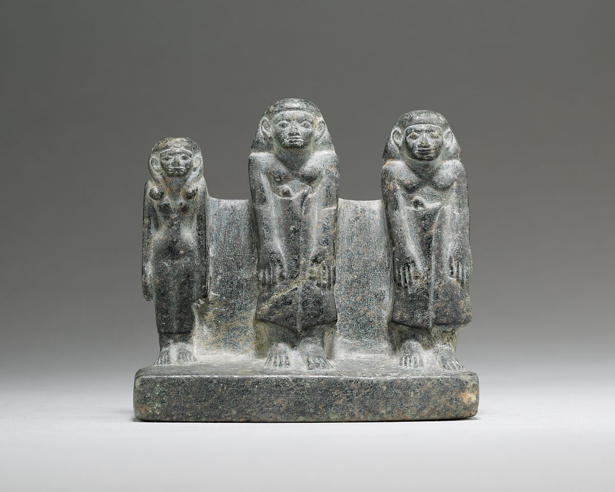 Group statuette of two men and a woman, Steatite 